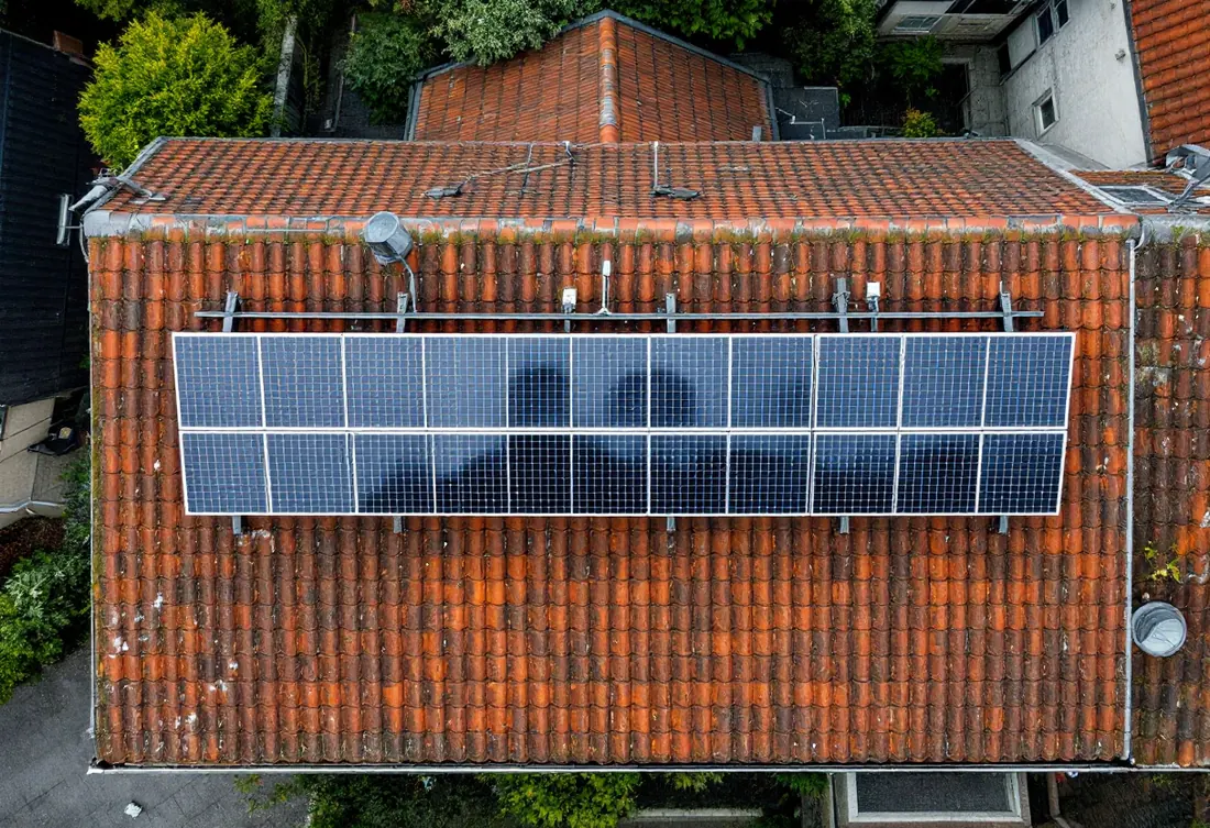 Aantal zonnepanelen op een dak berekenen